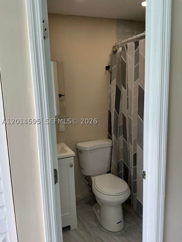 4324 NW 76th Ave – photo 3