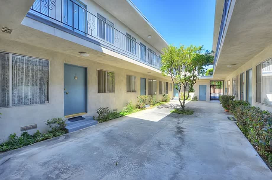 12939 Bonaparte Avenue – photo 2