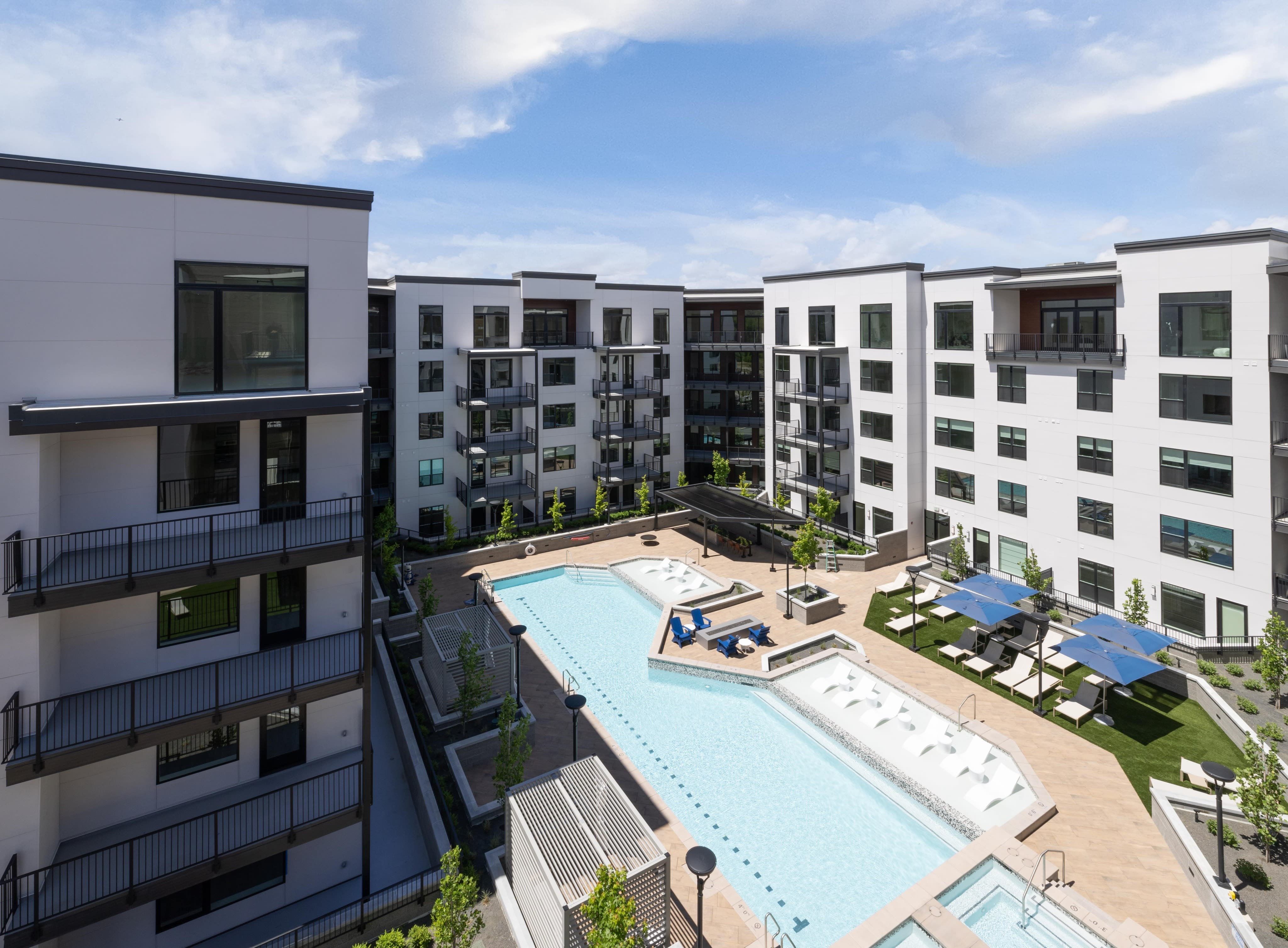 Grandeur At Holladay Hills – photo 3