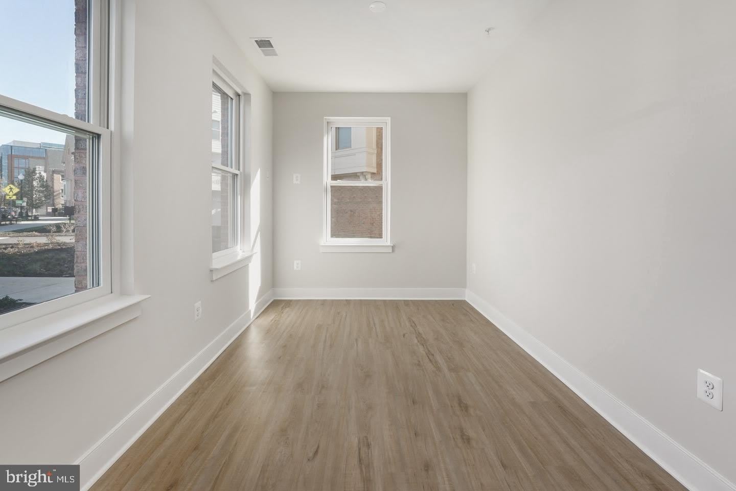 945 Sycamore Dr Se – photo 5