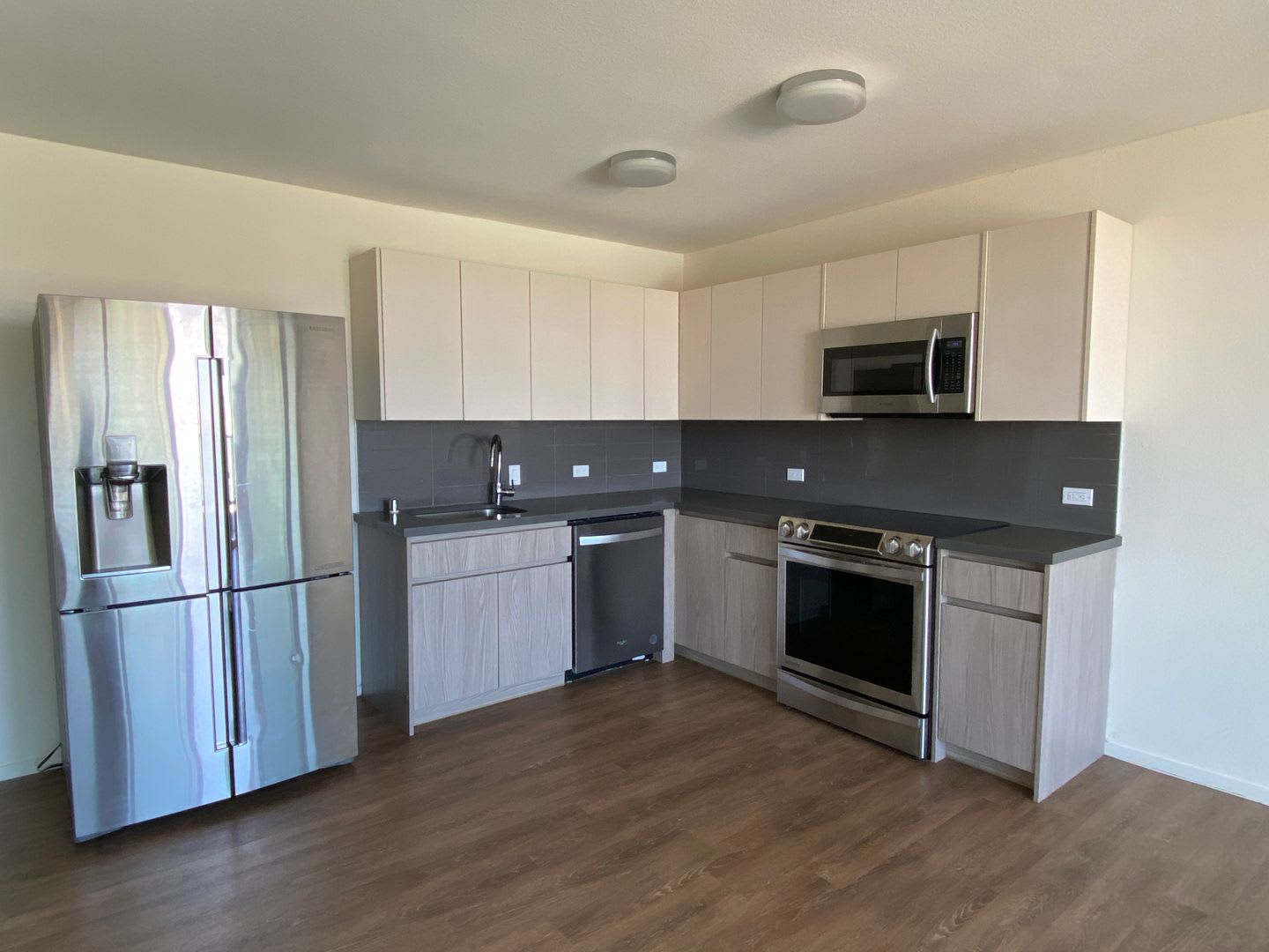 Available Now Great Location – photo 2