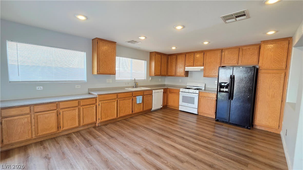 628 Port Talbot Avenue – photo 5