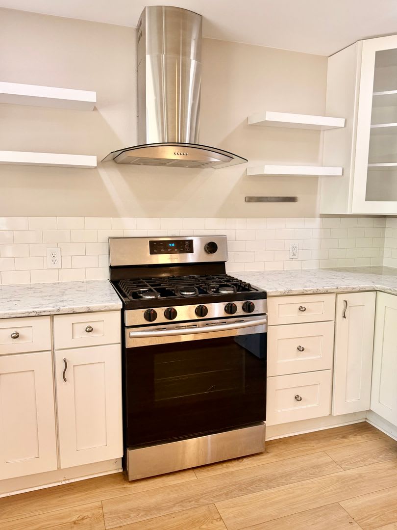 Stylishly Updated 2Br Townhome Near City Park Denver – photo 2