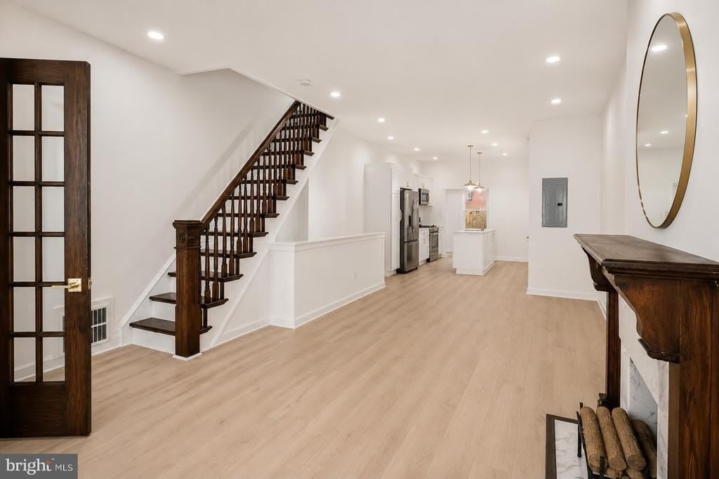 1519 N DOVER STREET – photo 5