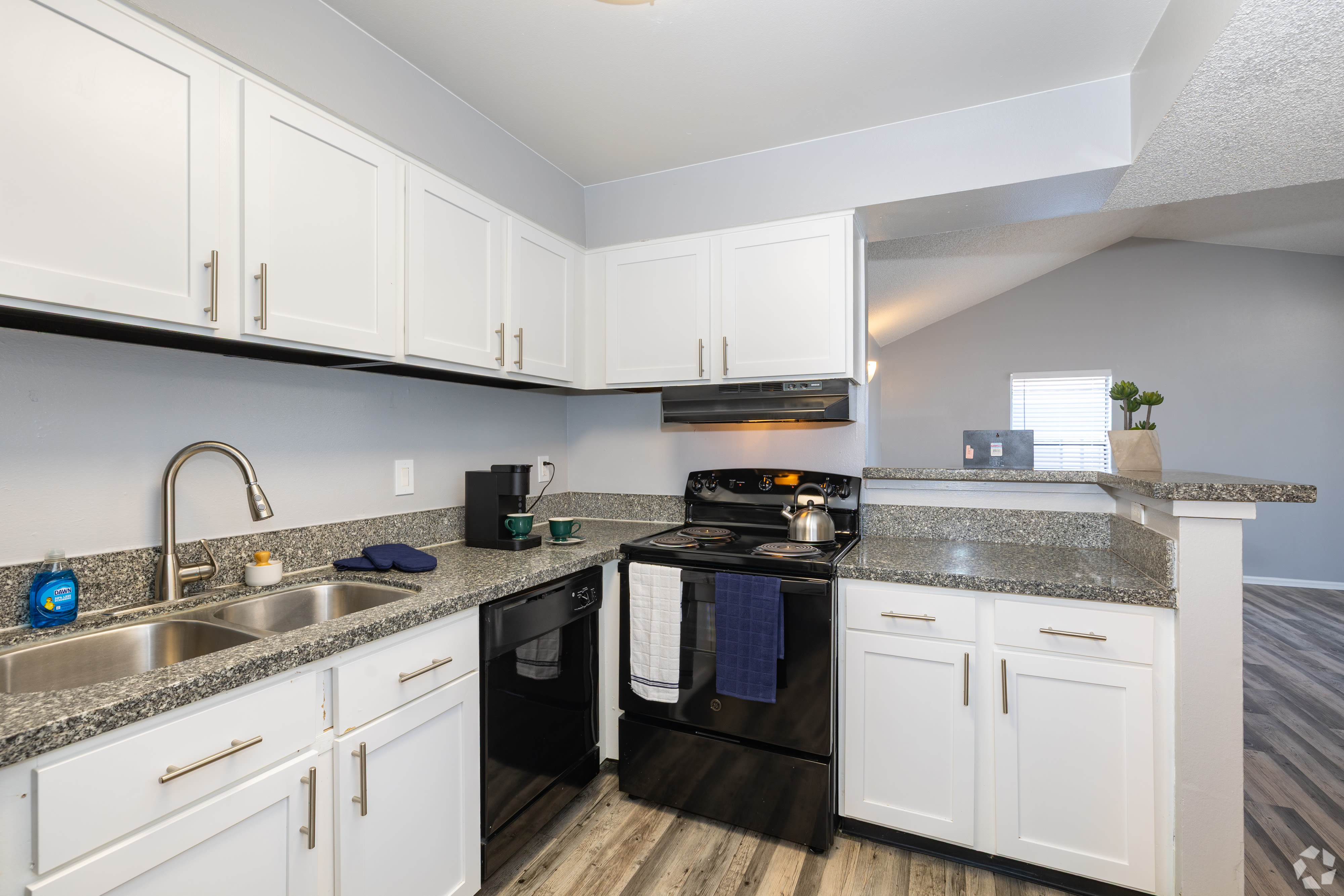 Parkside Apartments – photo 4