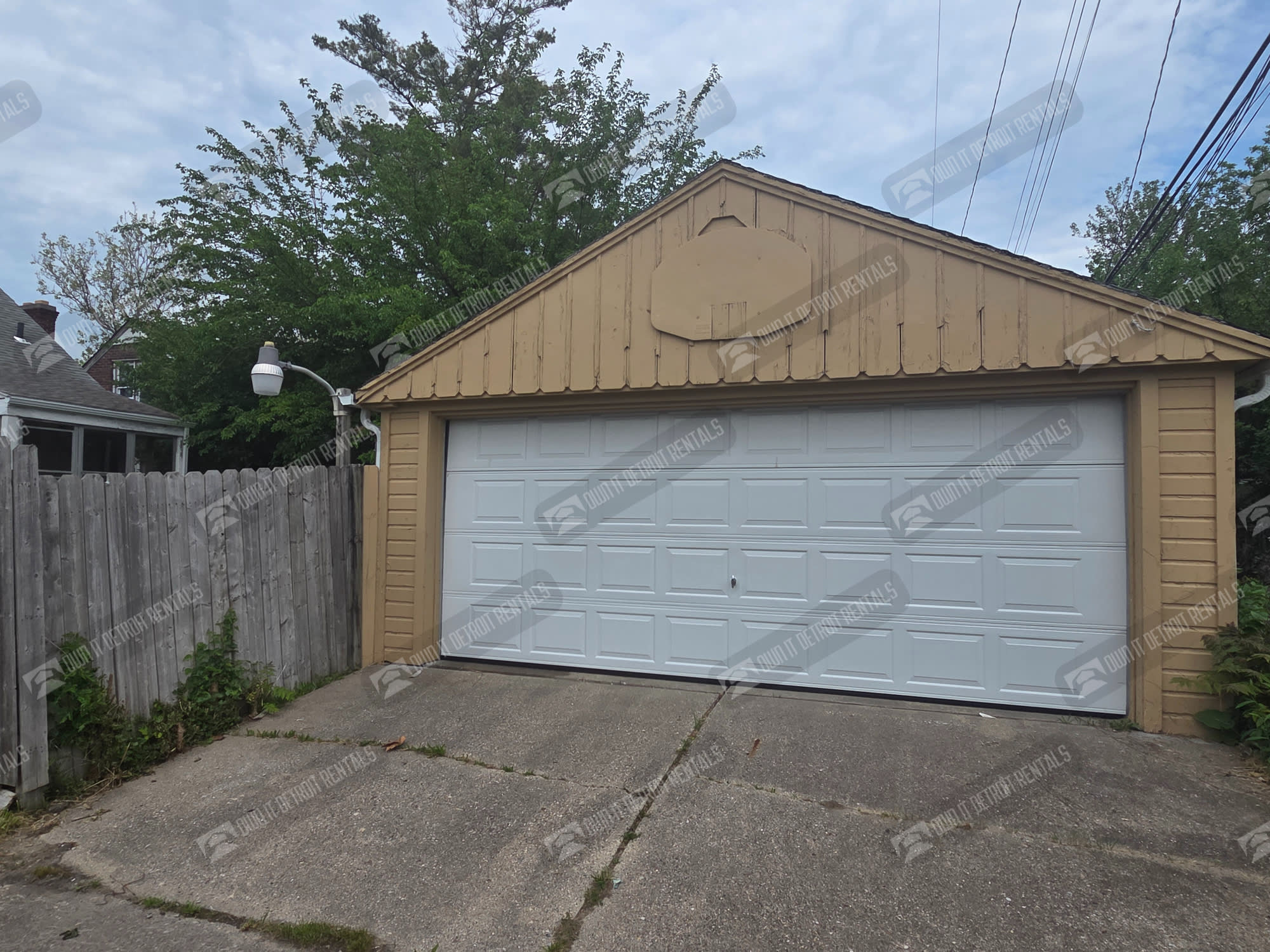 16600 Carlisle St – photo 4