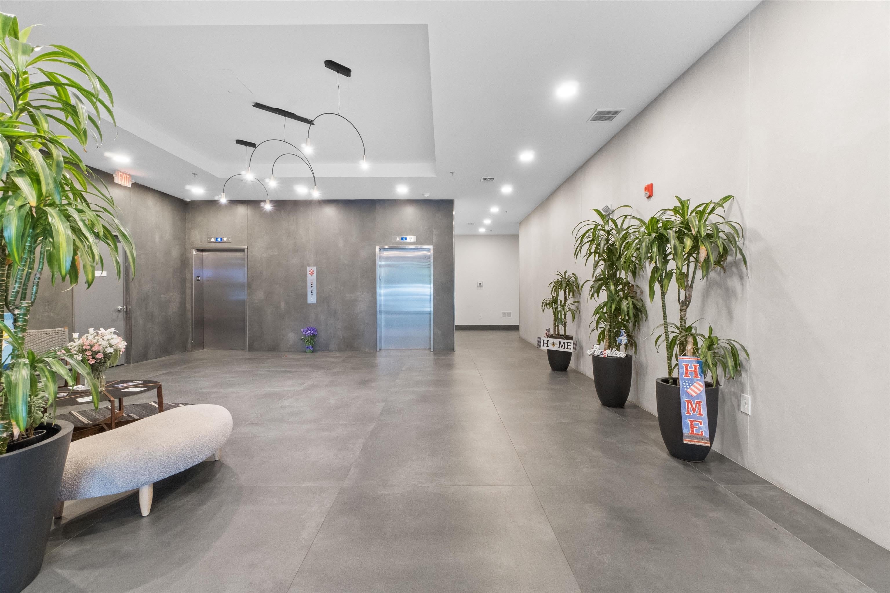 260 AVENUE E – photo 3