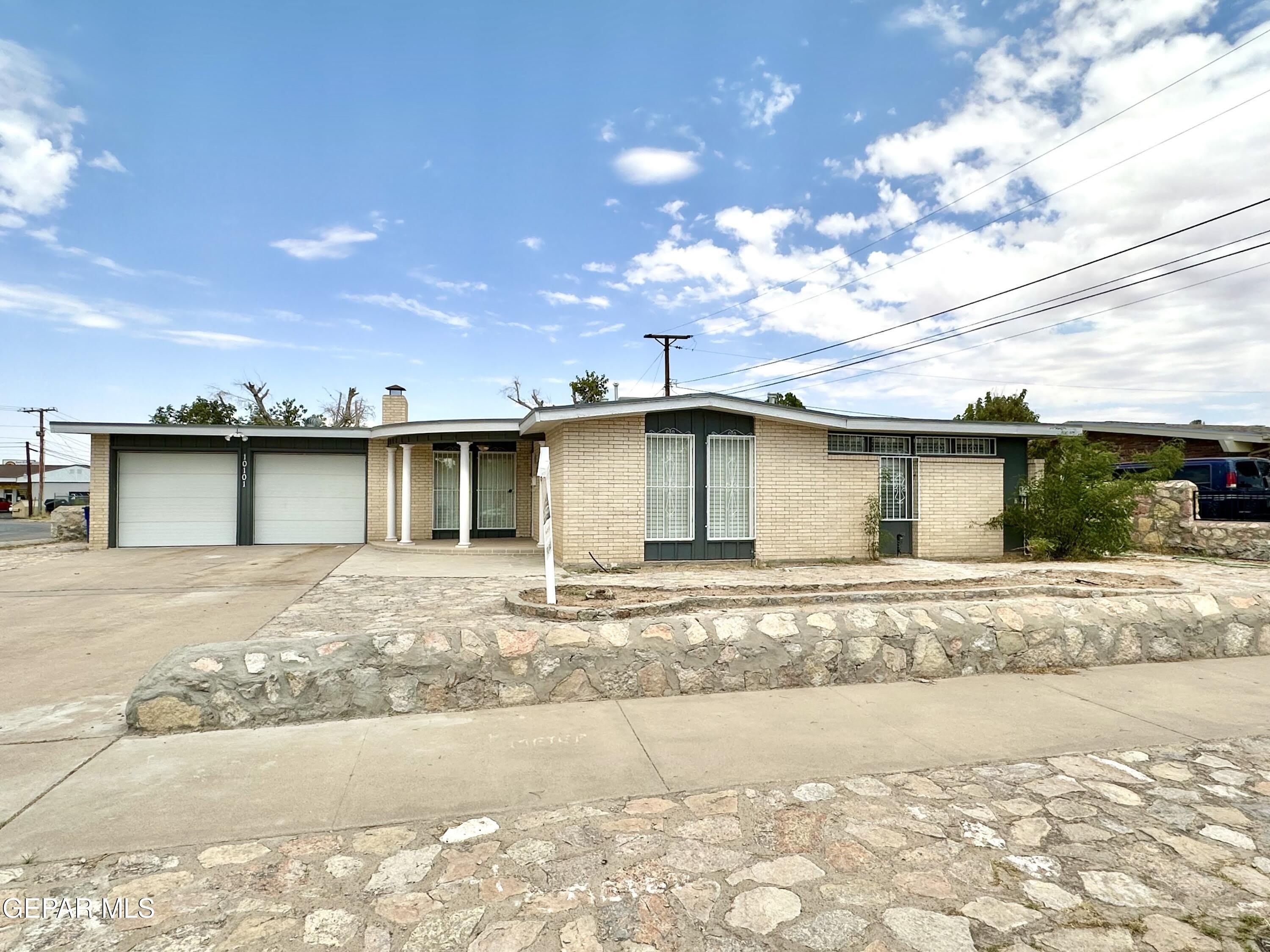 10101 Renfrew Drive – photo 2