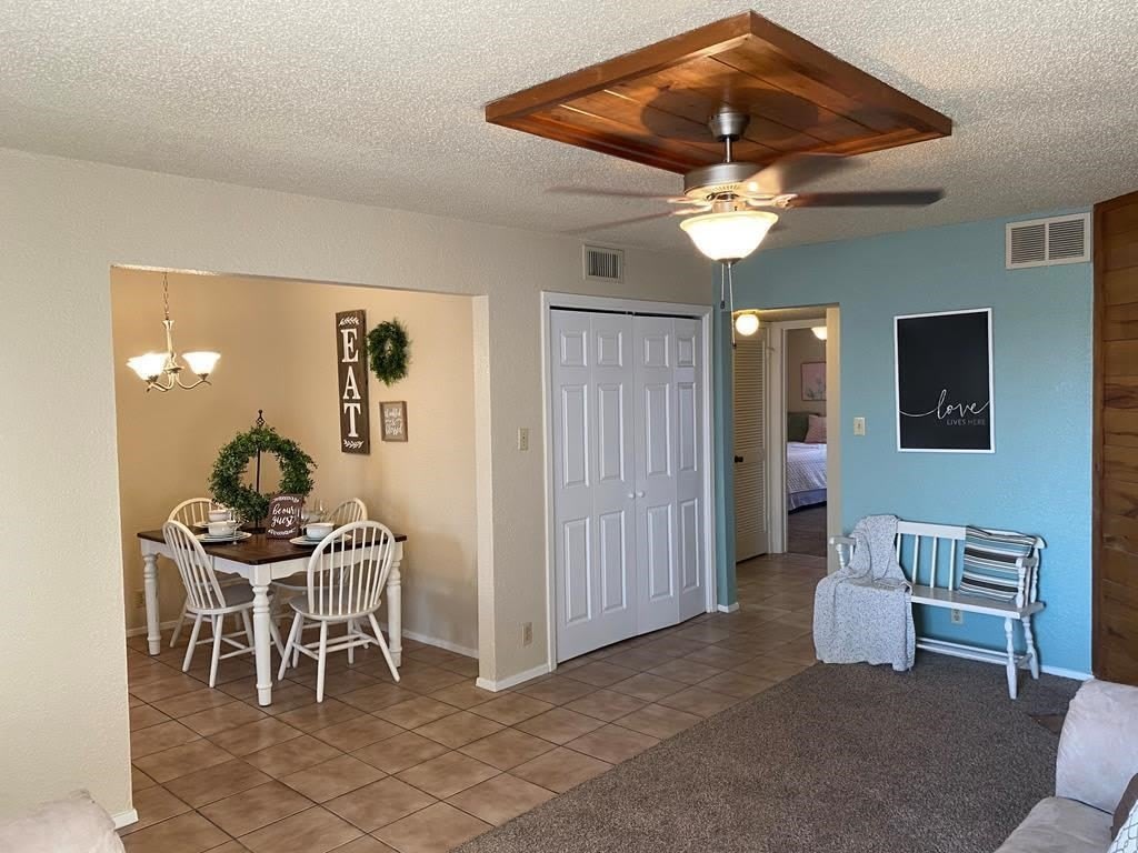 1201 C NE Redwood – photo 3