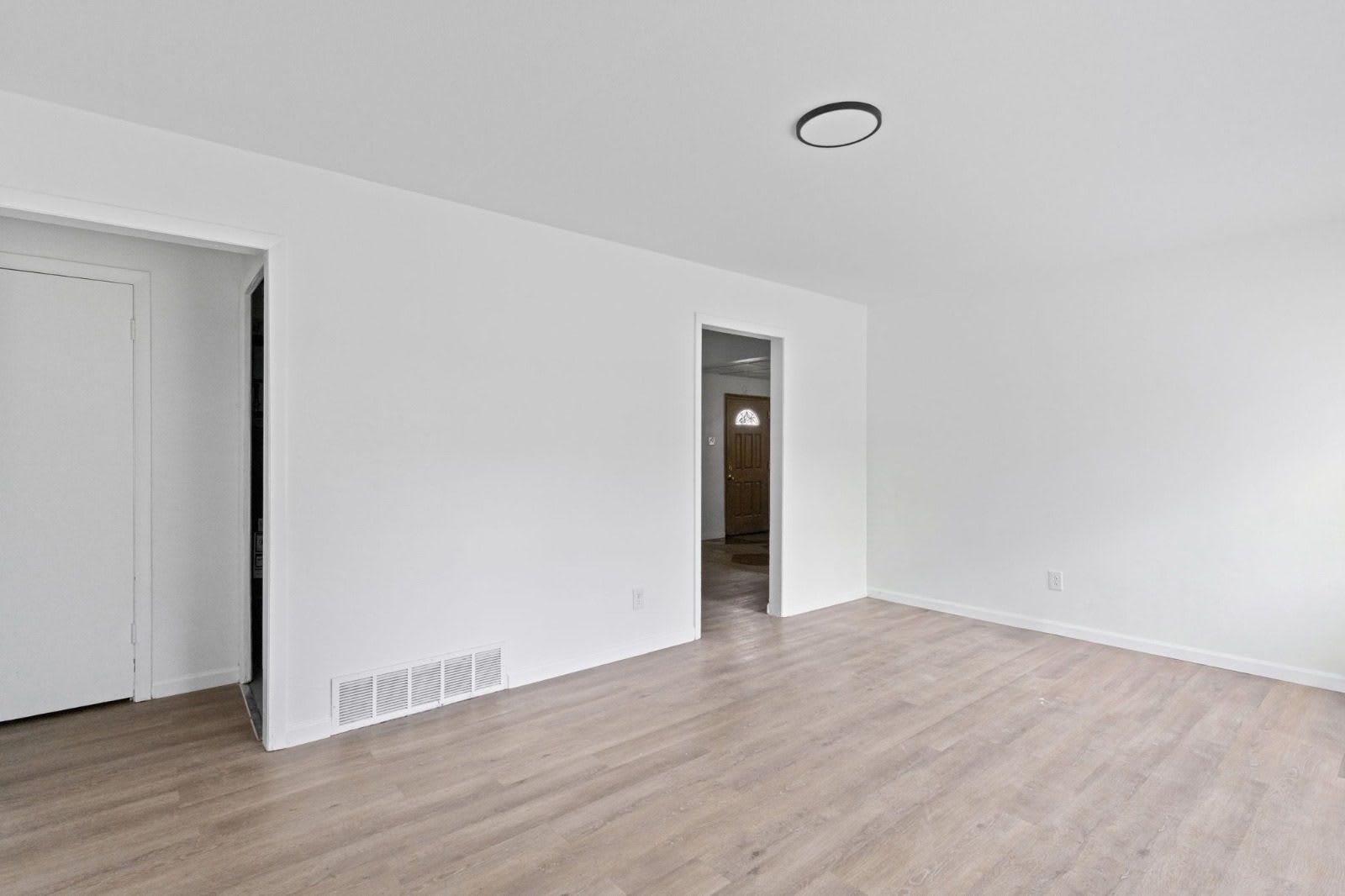 9835 Winkler Dr – photo 5