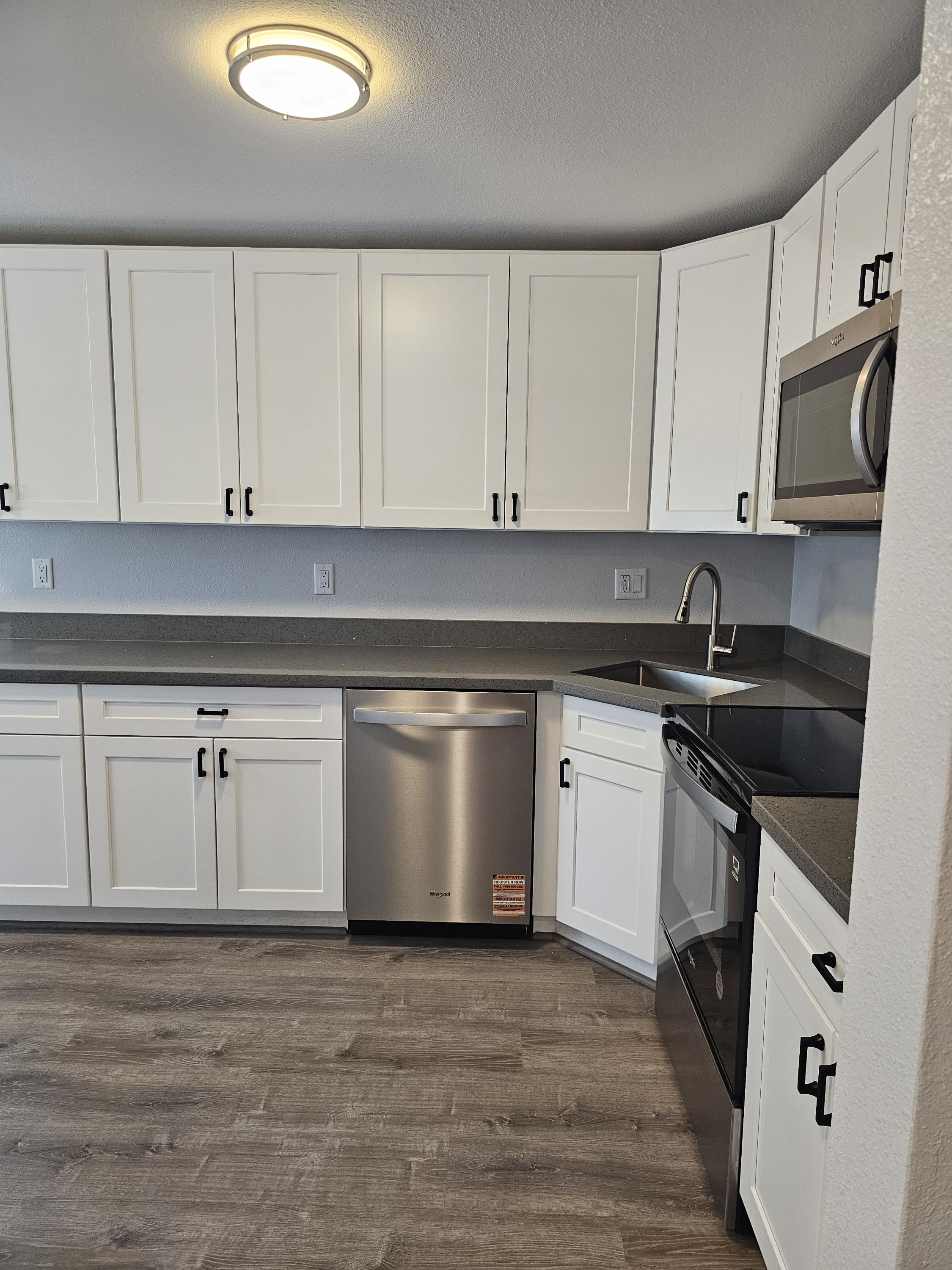 813 North Riverside Drive A – photo 1