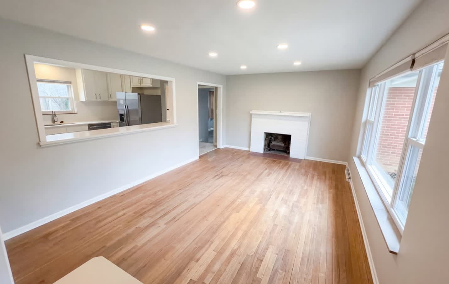 10209 Broadway St – photo 4