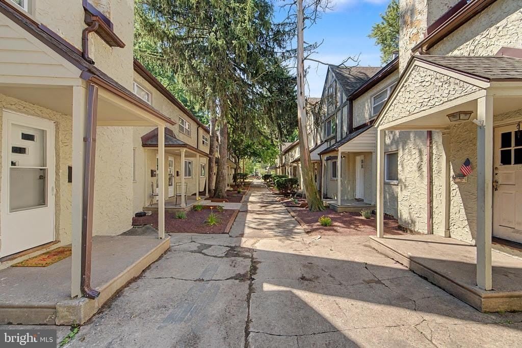 607 W MAPLE AVENUE – photo 4