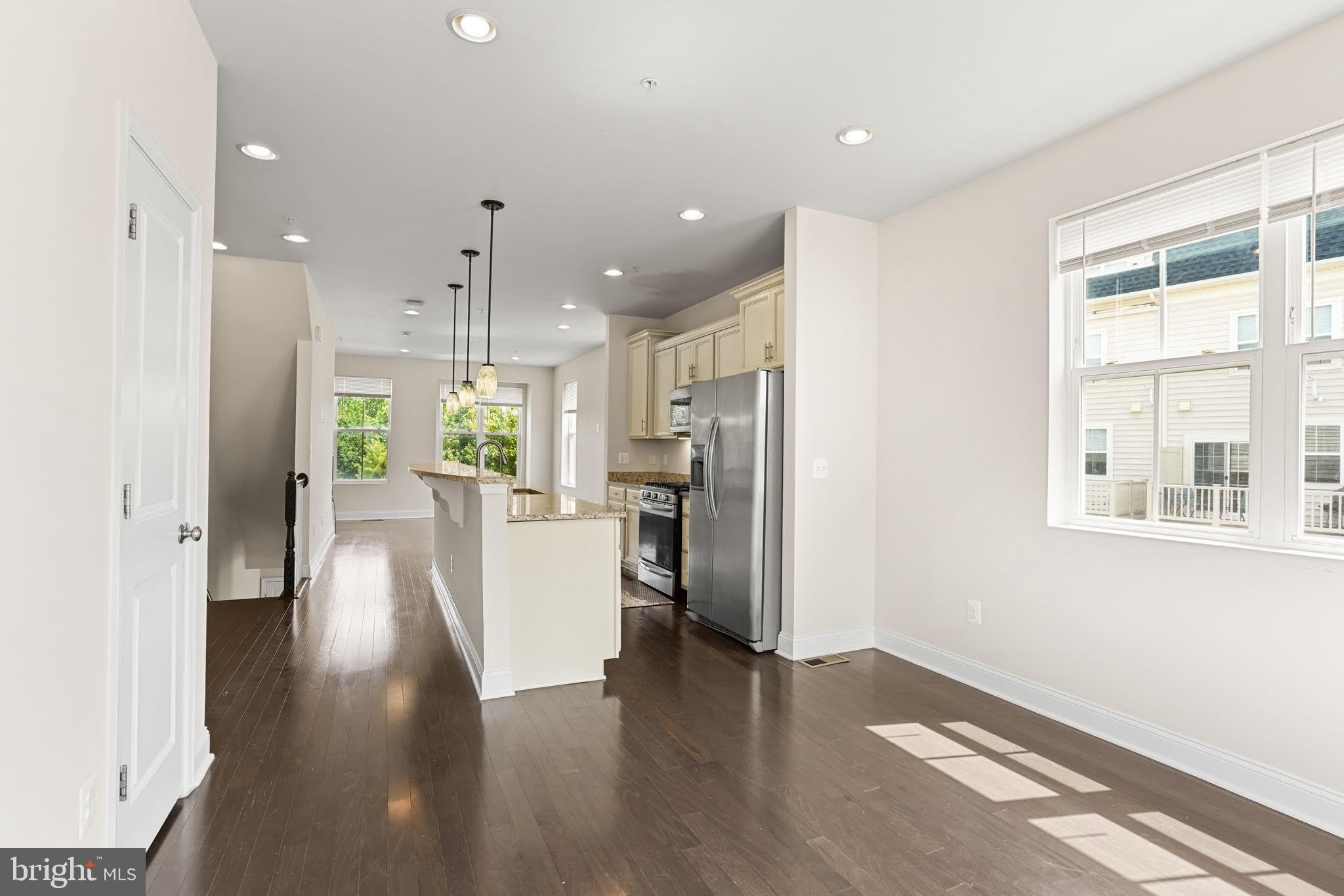 635 E CHURCH Street – photo 4