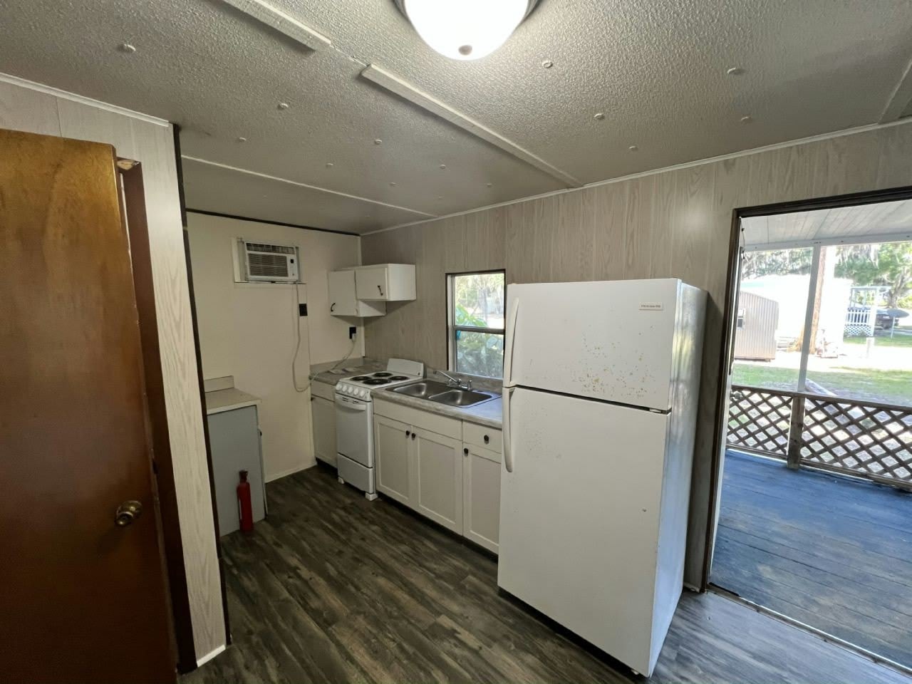7963 Elliott Road – photo 3