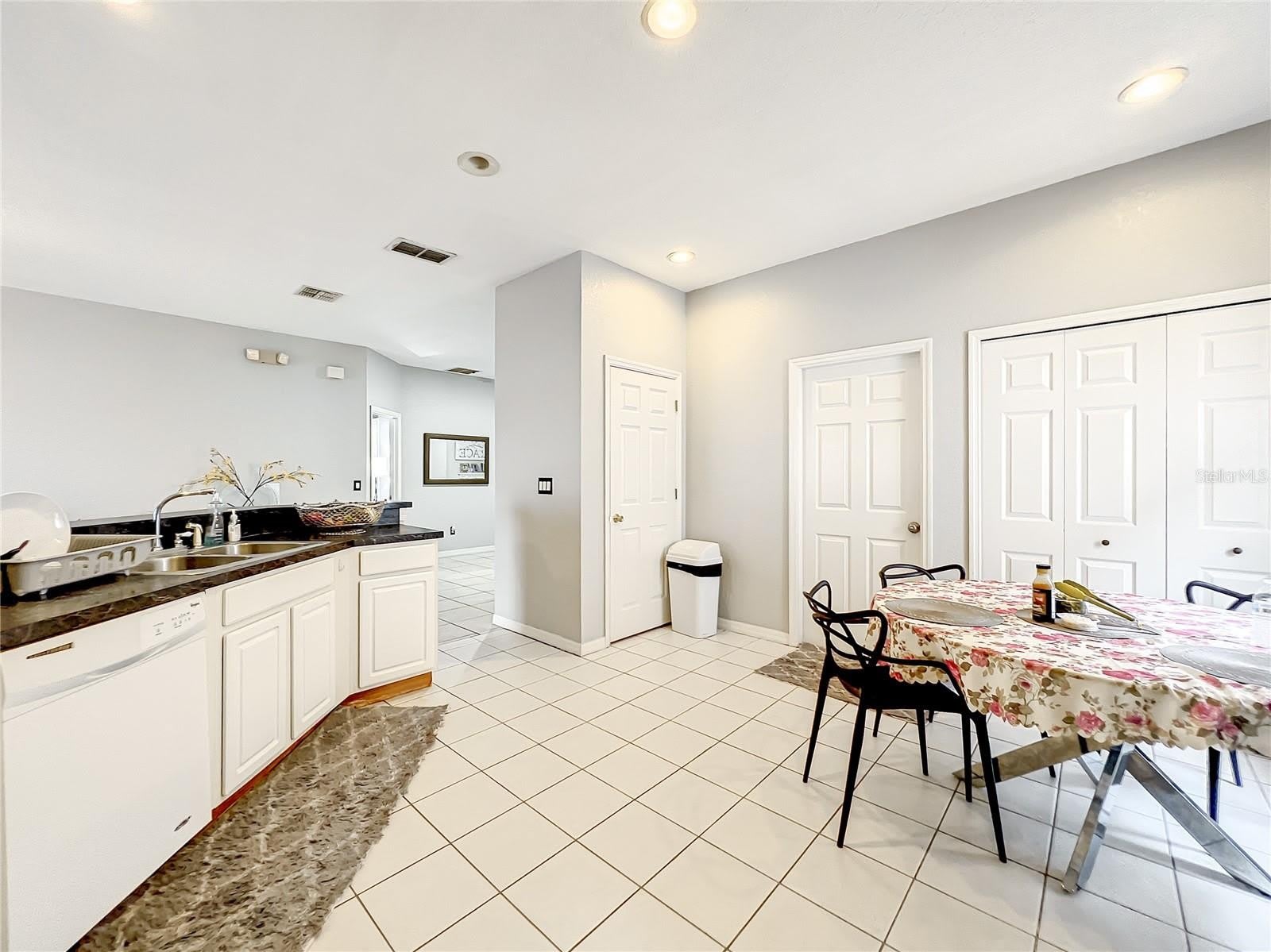 501 SUMMER PLACE Loop – photo 5