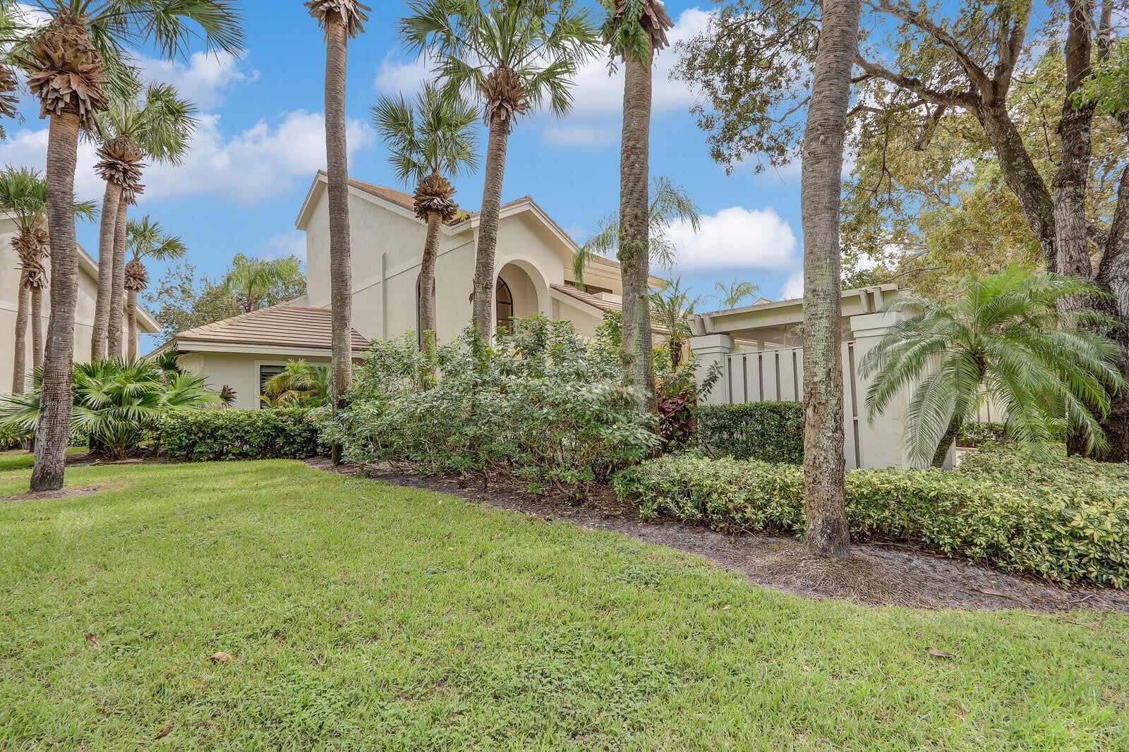 16000 W Bay Drive – photo 5
