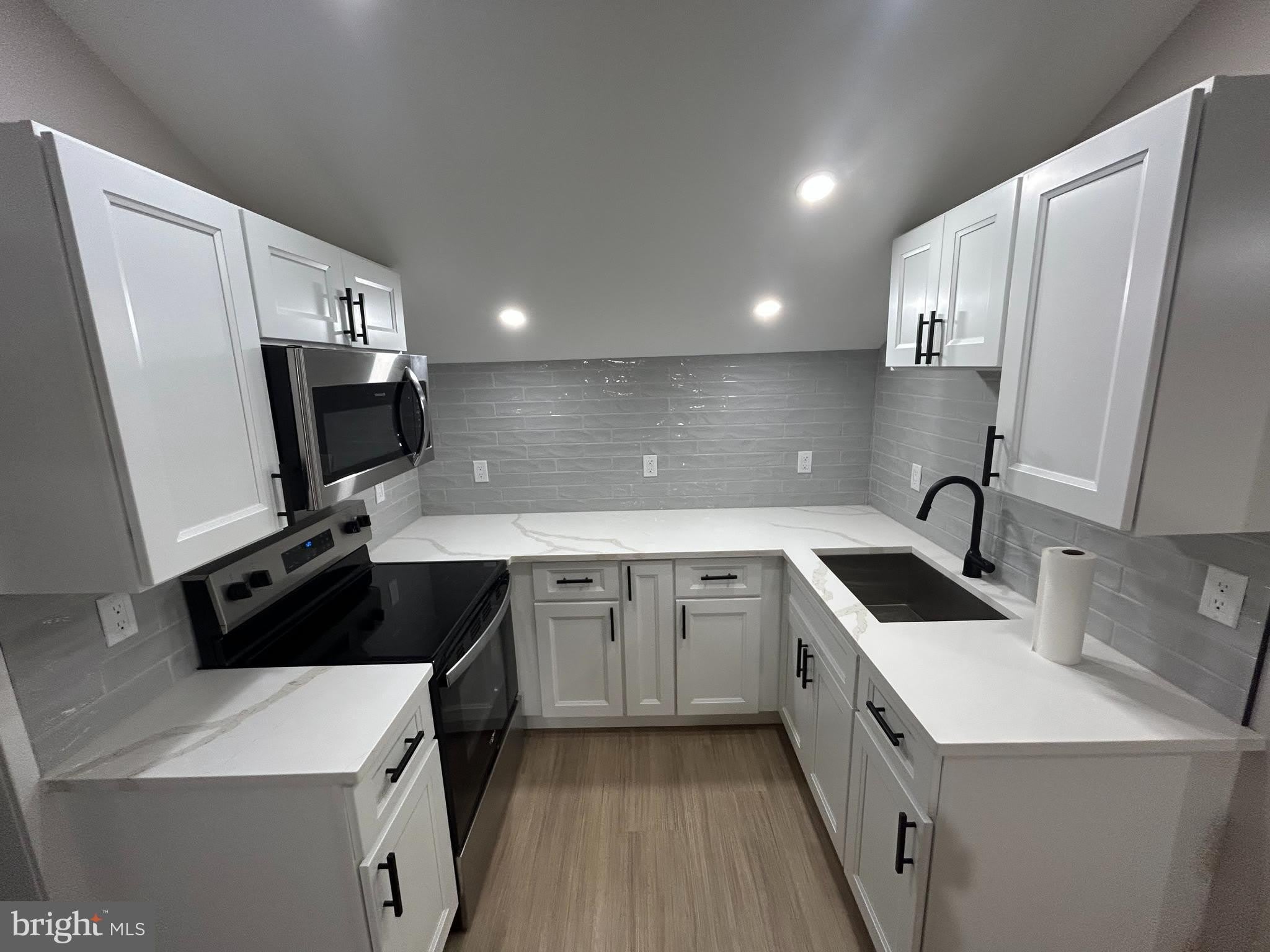71 DREAMLAND PARK Drive – photo 3