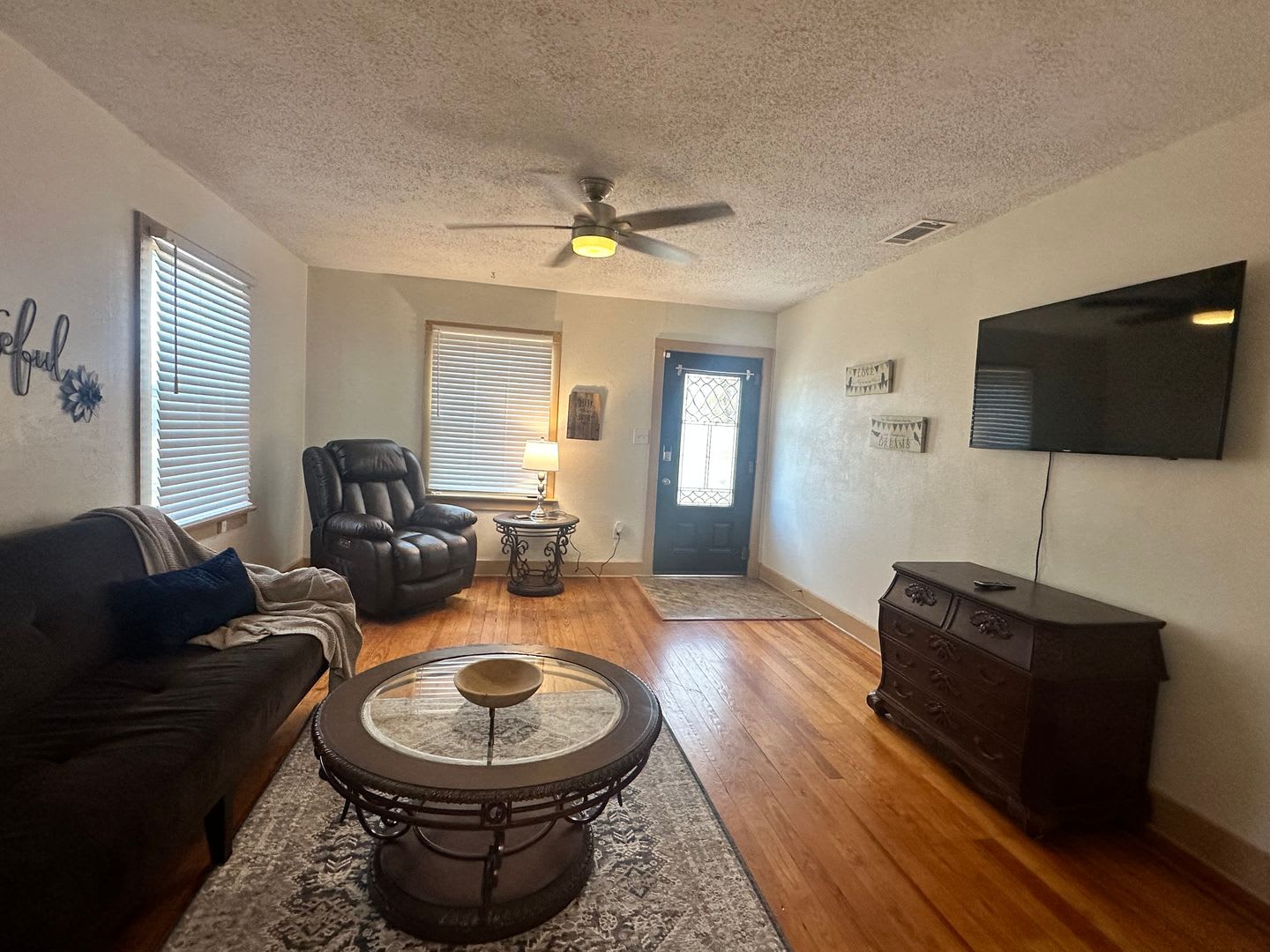 2 bed, 1 bath Fully Furnished, water paid, may allow pets upon approval. – photo 3