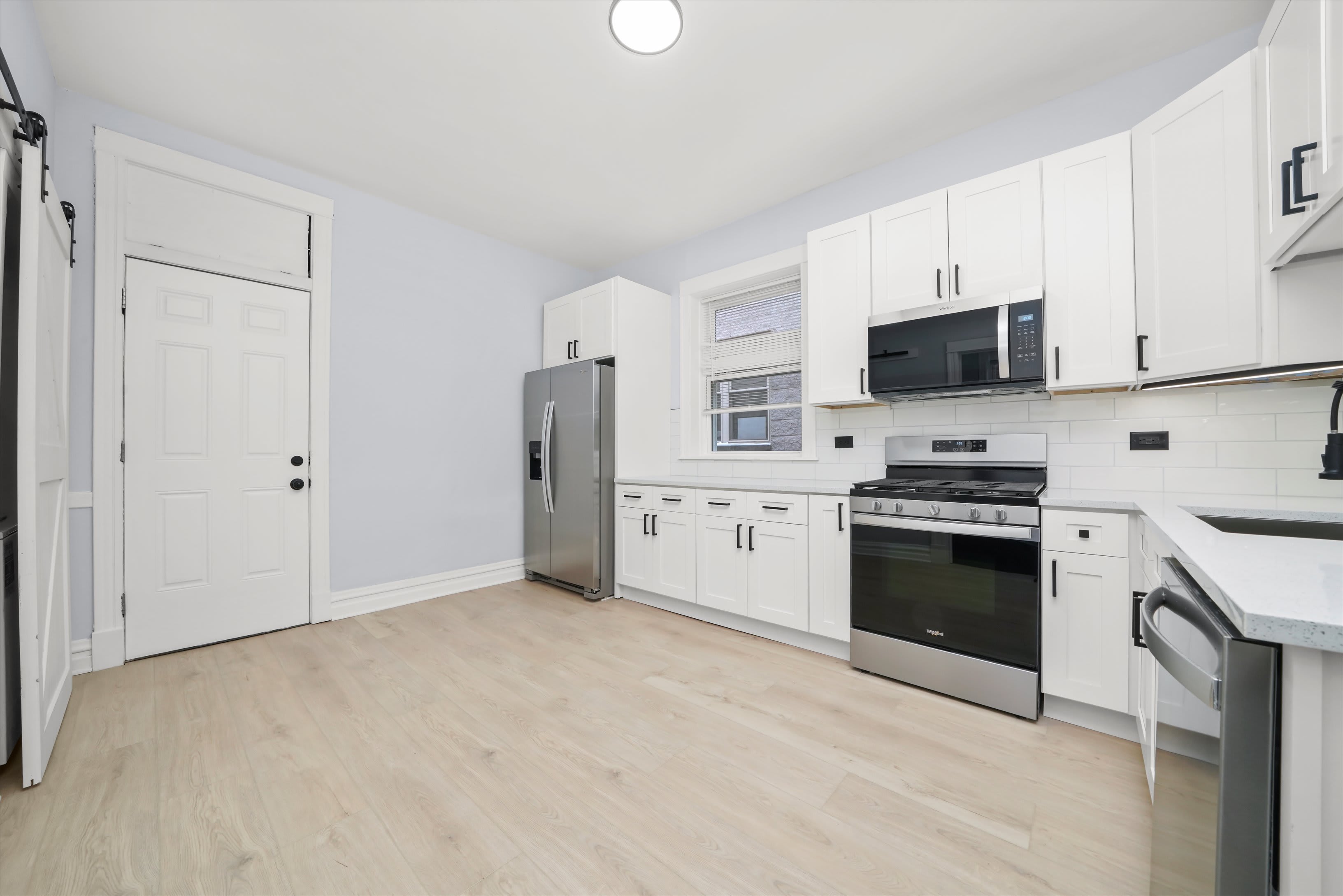 2735 N Central Park Ave – photo 2