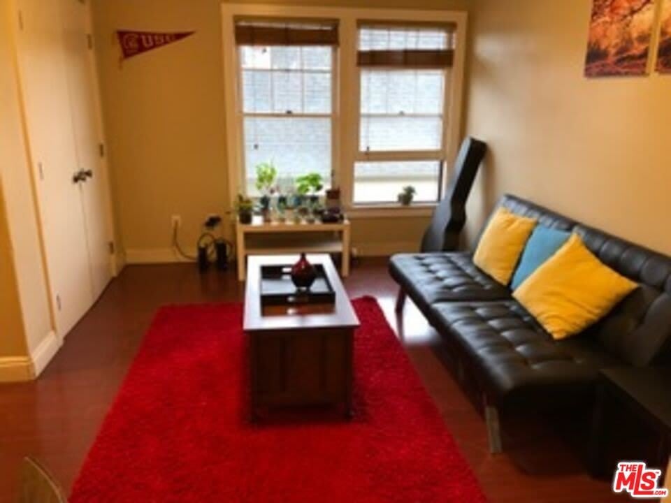 2108 Oak St – photo 1
