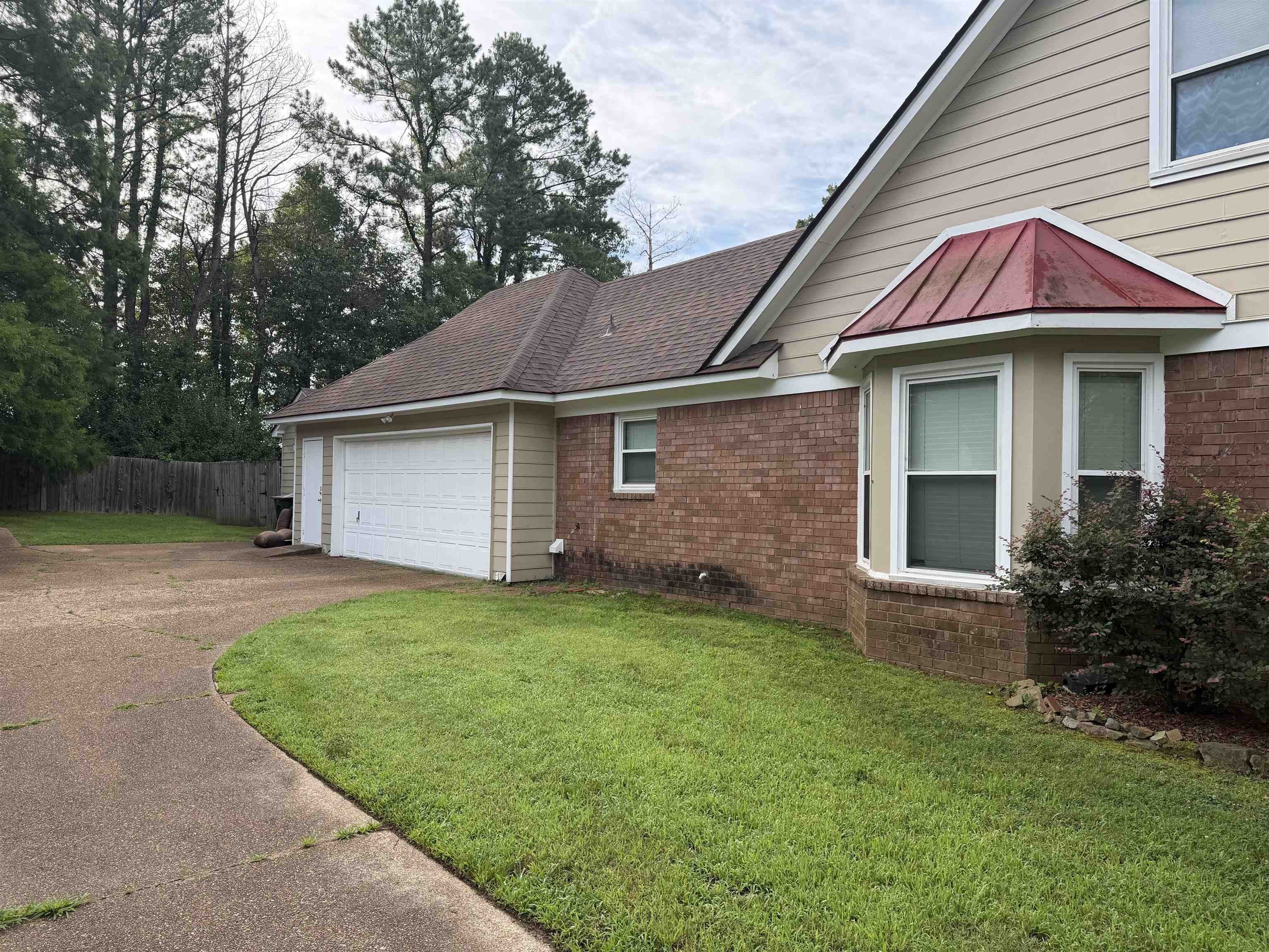 956 ROLLING OAKS Ln – photo 2