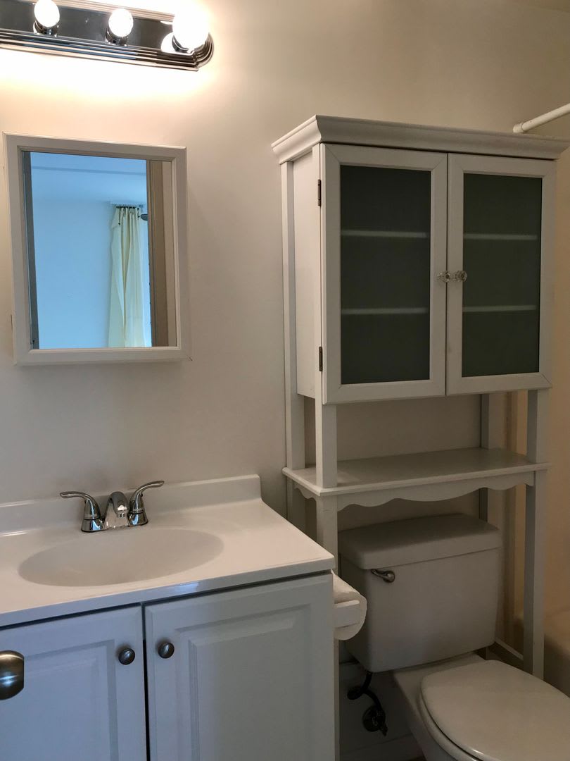 2/2/1 with Den/3rd Bedroom (Elec, Water, Sewer, Hot Water, Gas Included in Rent!) – photo 4