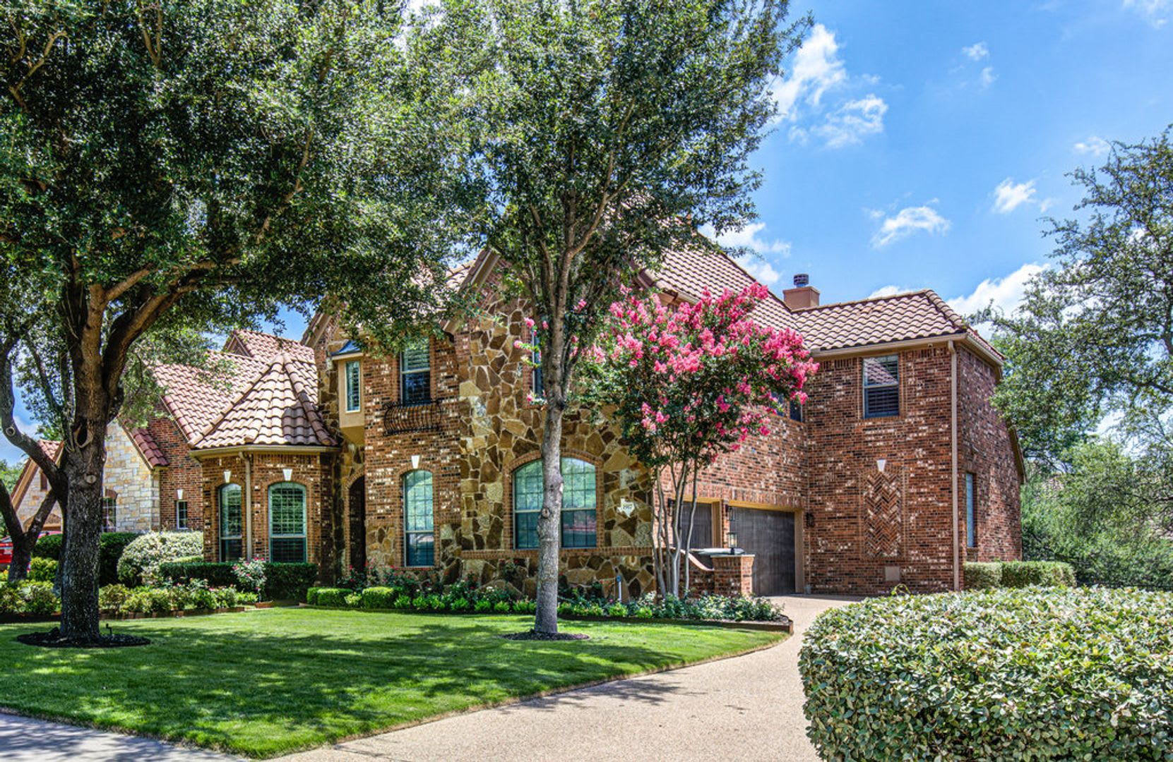 **TWO WEEKS FREE RENT!!** Gorgeous Home in Gated UT Golf Club with tons of Custom Upgrades! – photo 4