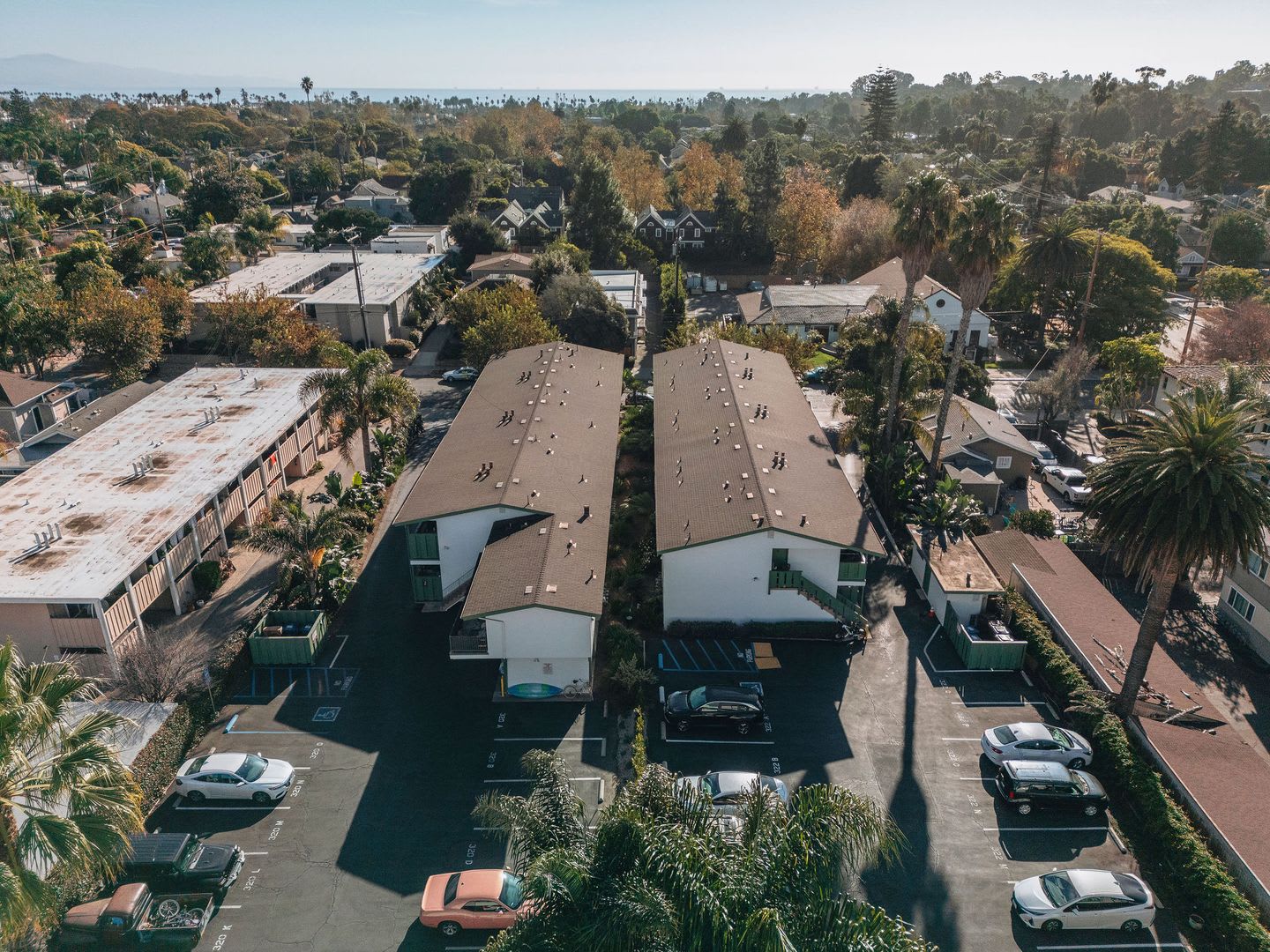 Upstairs 1 Bedroom Apartment in Convenient Downtown Santa Barbara Location – photo 4