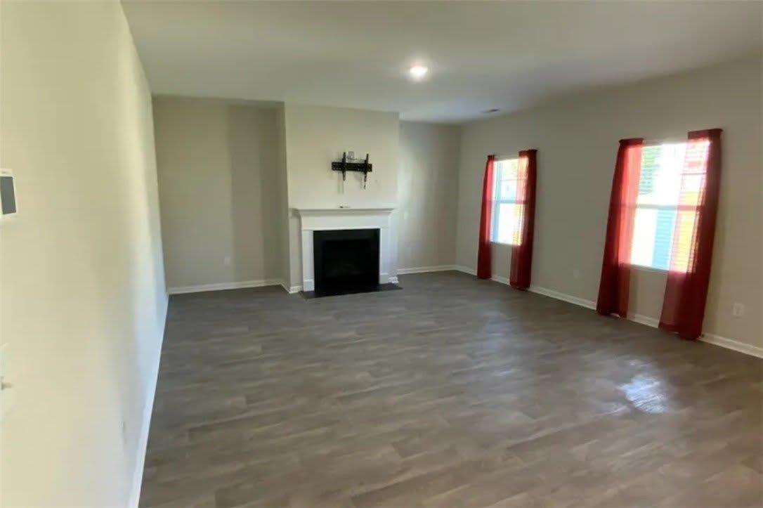1044 Fairfield Drive – photo 4