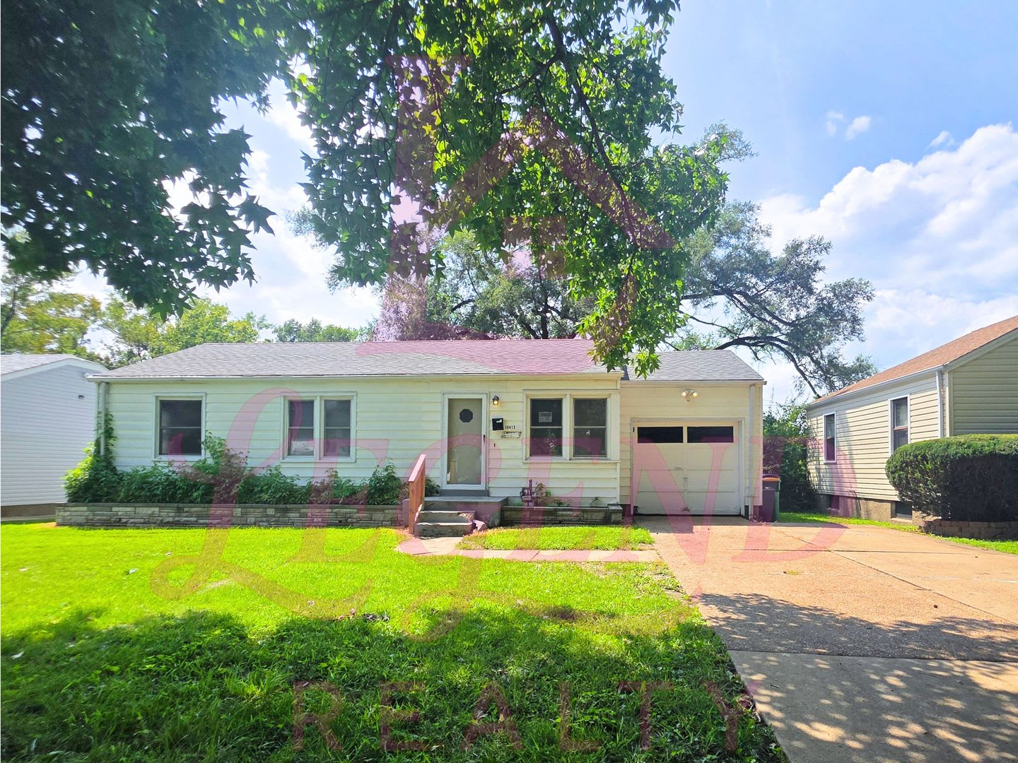 3 Bedroom, 2 Bath Home with Bonus Room & Double Driveway – photo 1