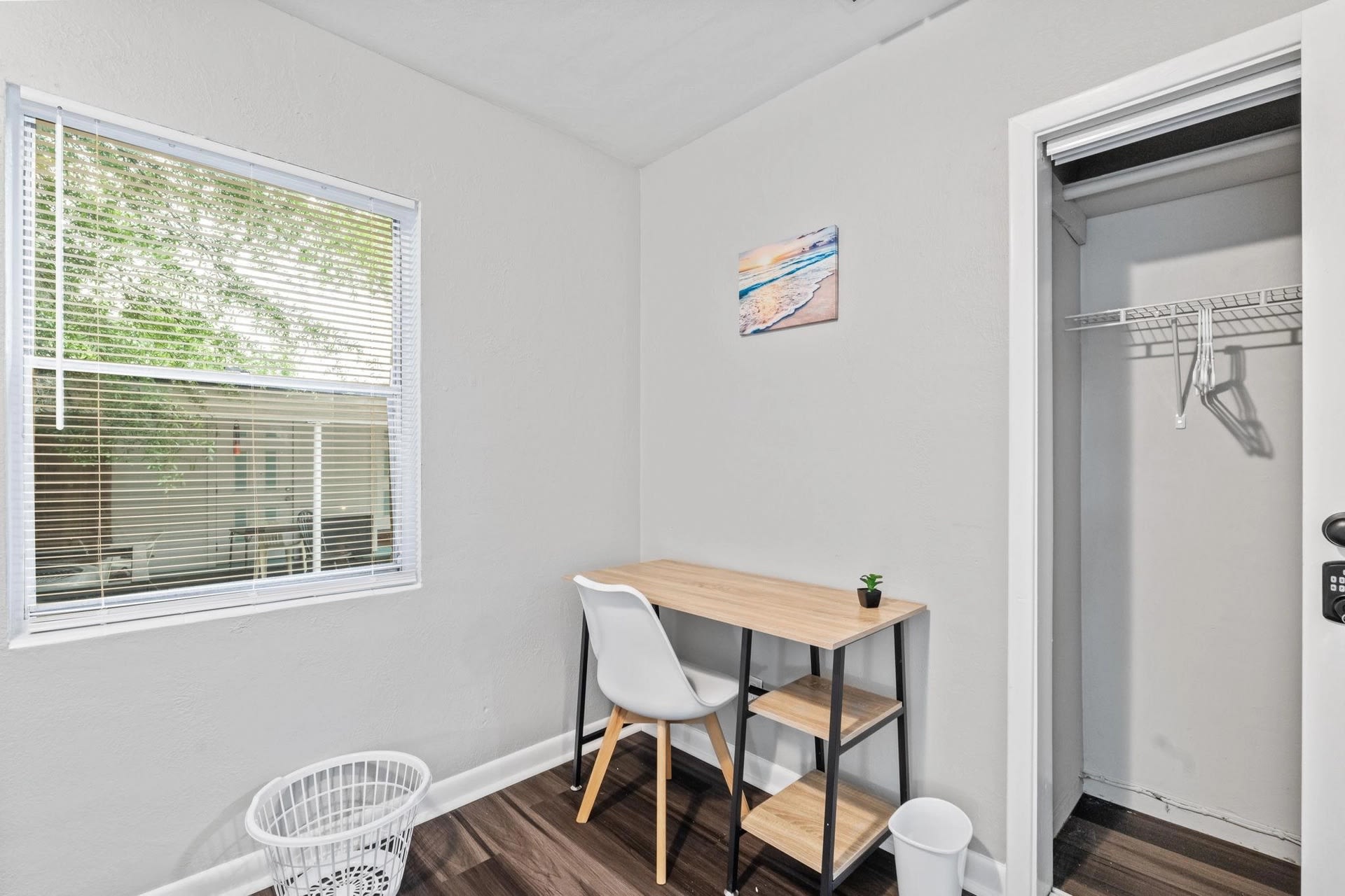 4731 E Castlewood Dr – photo 5