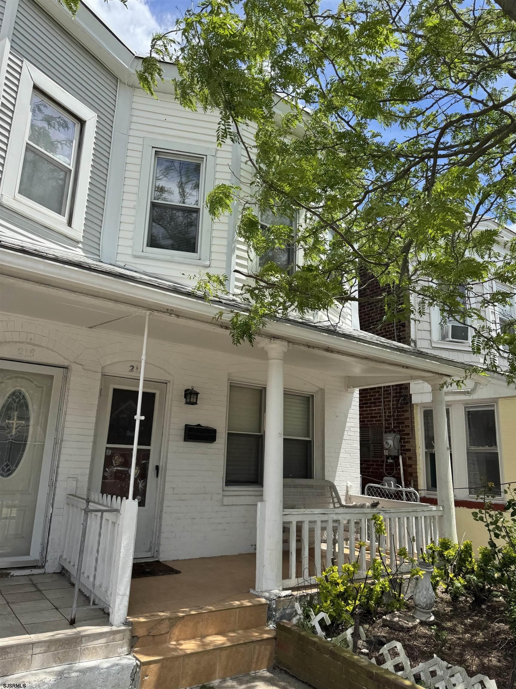 213 N Arizona Ave – photo 1