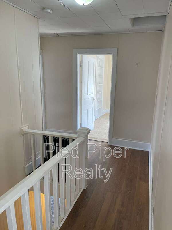 320 W Clark St – photo 3
