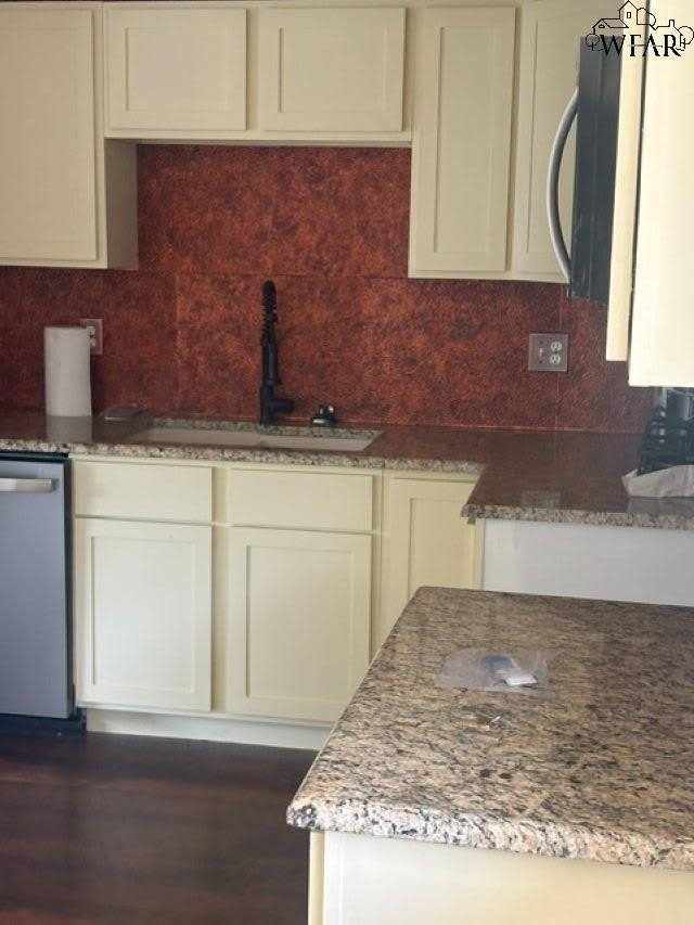 2720 BYRNE PLACE – photo 2