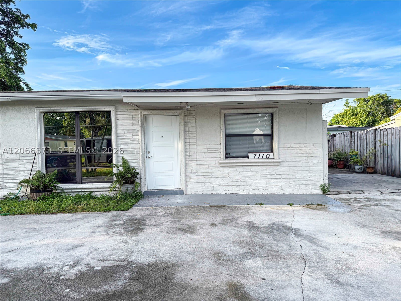 7110 Custer St – photo 2