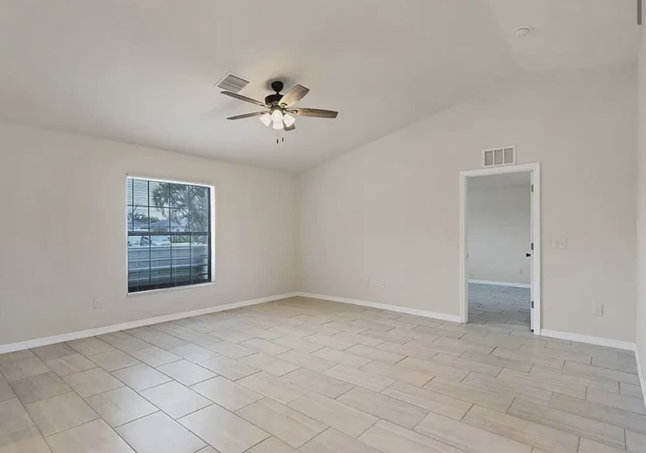116 Southeast 2nd Avenue – photo 4