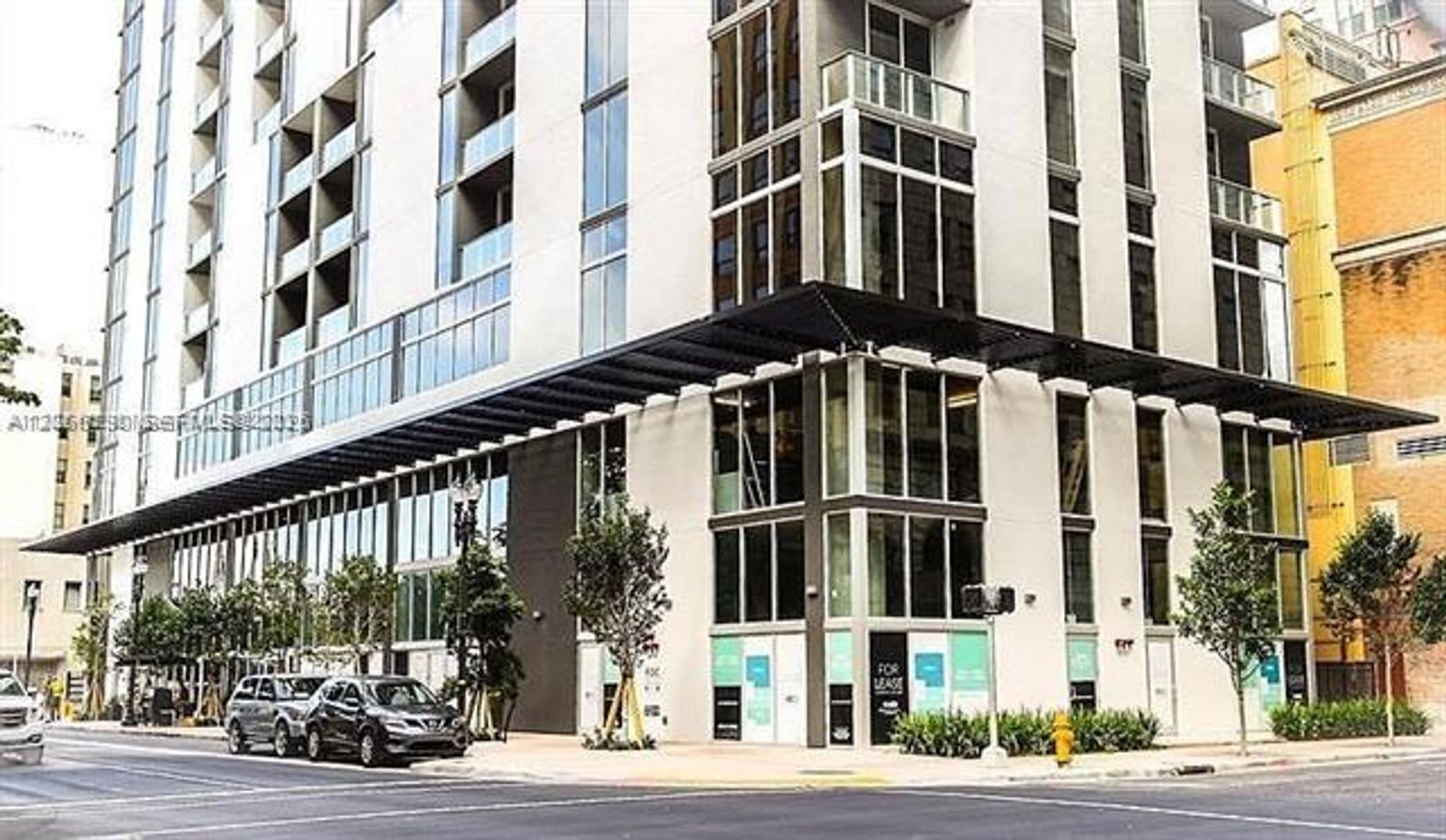 151 Se 1St St Cu 2811 Miami Fl 33131 – photo 2