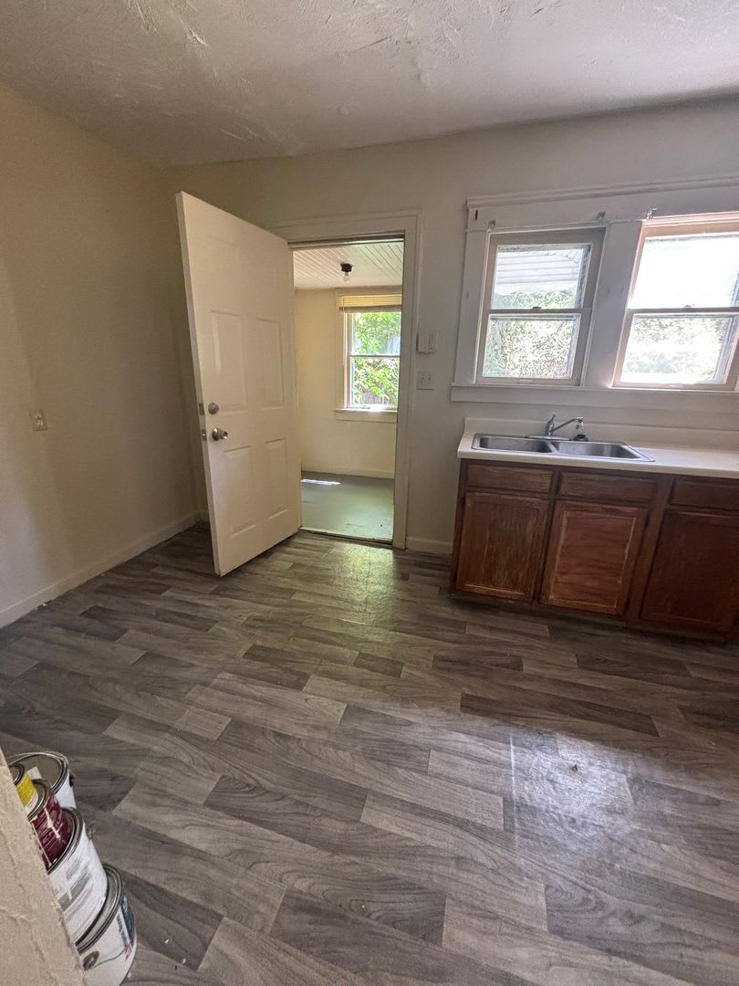 3bd Single Cash Pay/Section 8 – photo 4