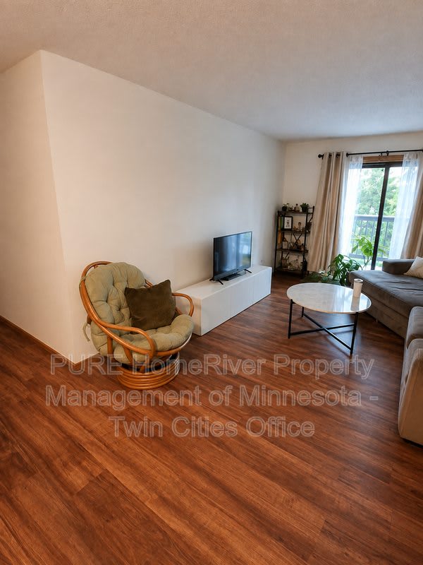 1207 Hewitt Ave – photo 1