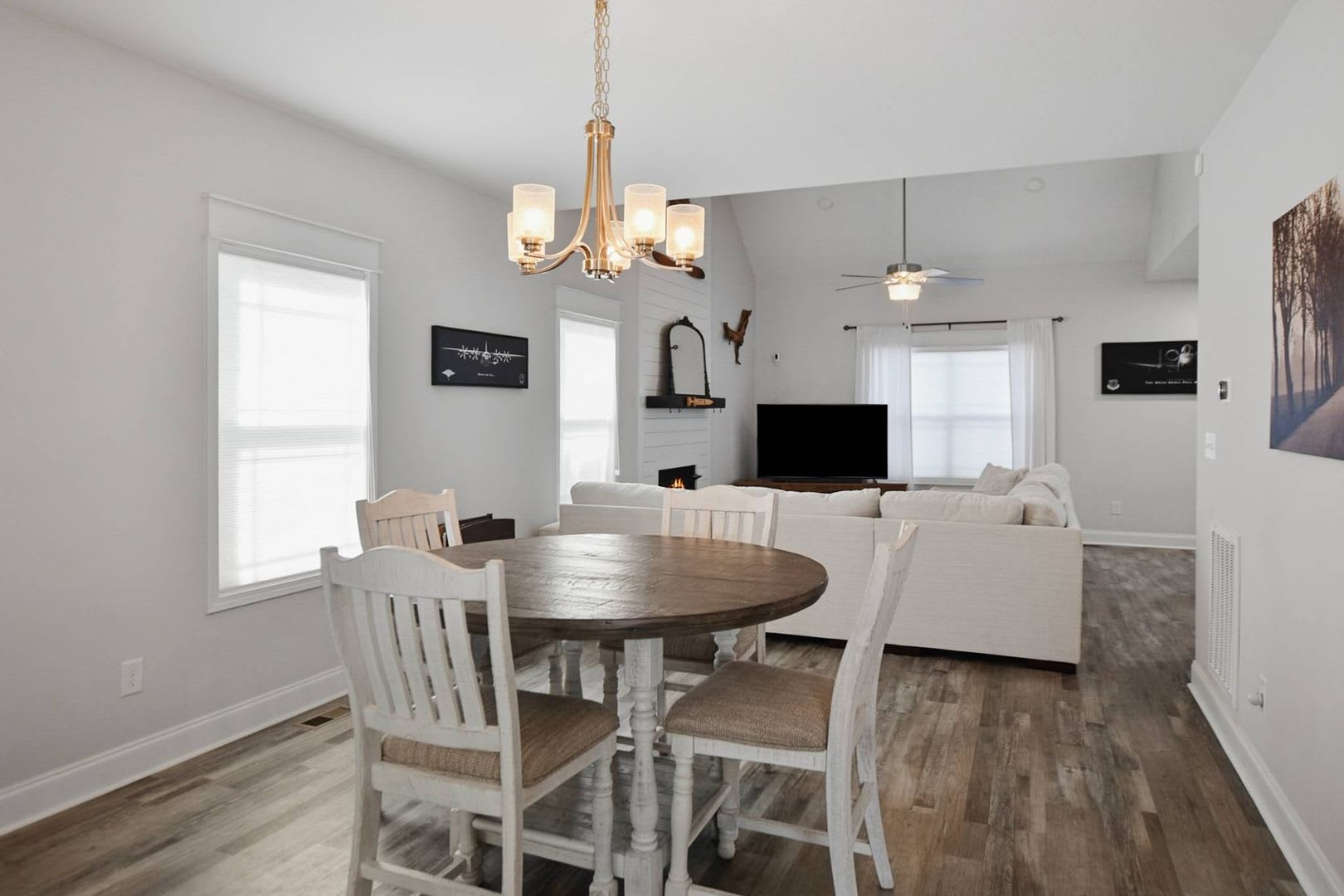 Like New Three Bedroom! – photo 2