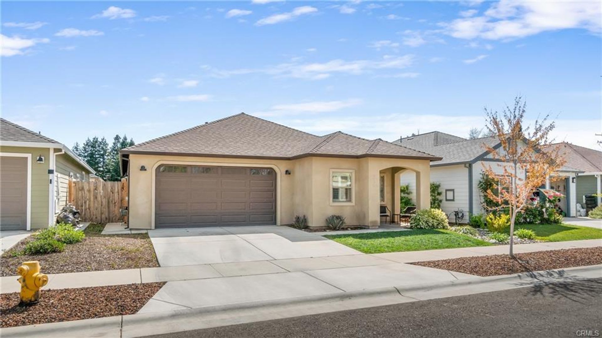 Beautiful 3-Bedroom Home with Modern Finishes & Low-Maintenance Backyard – photo 1