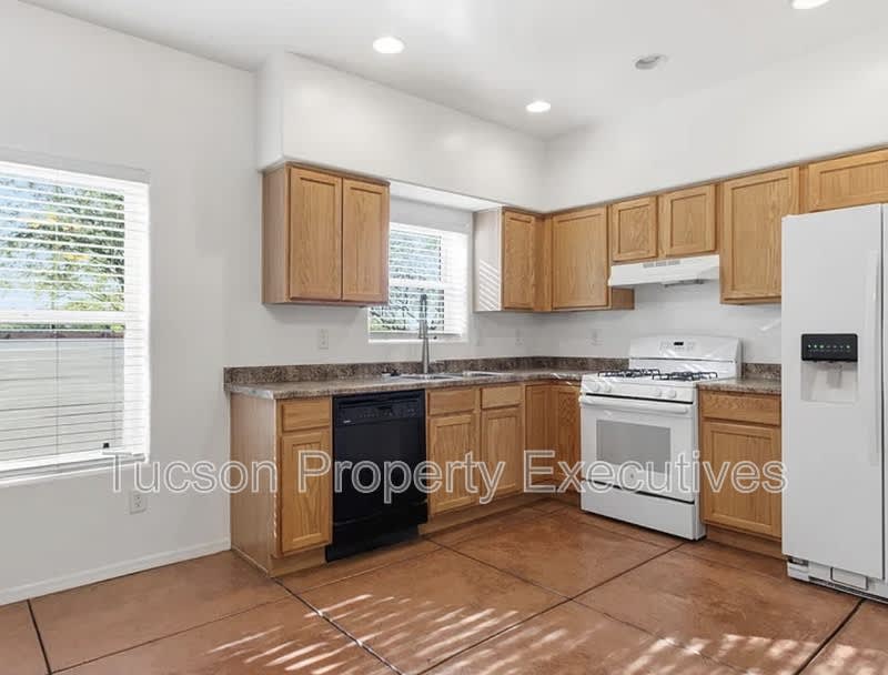 324 West 23rd Street – photo 1