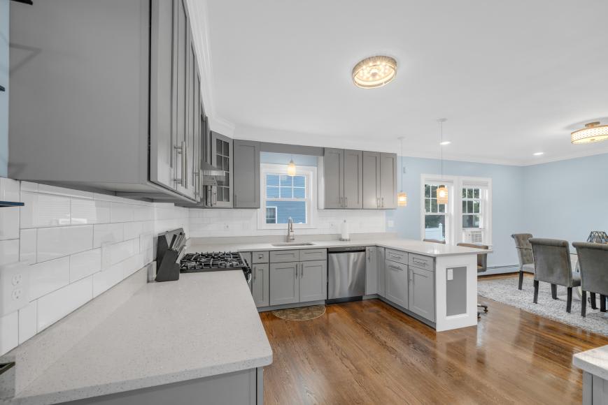 72 Main St. – photo 3