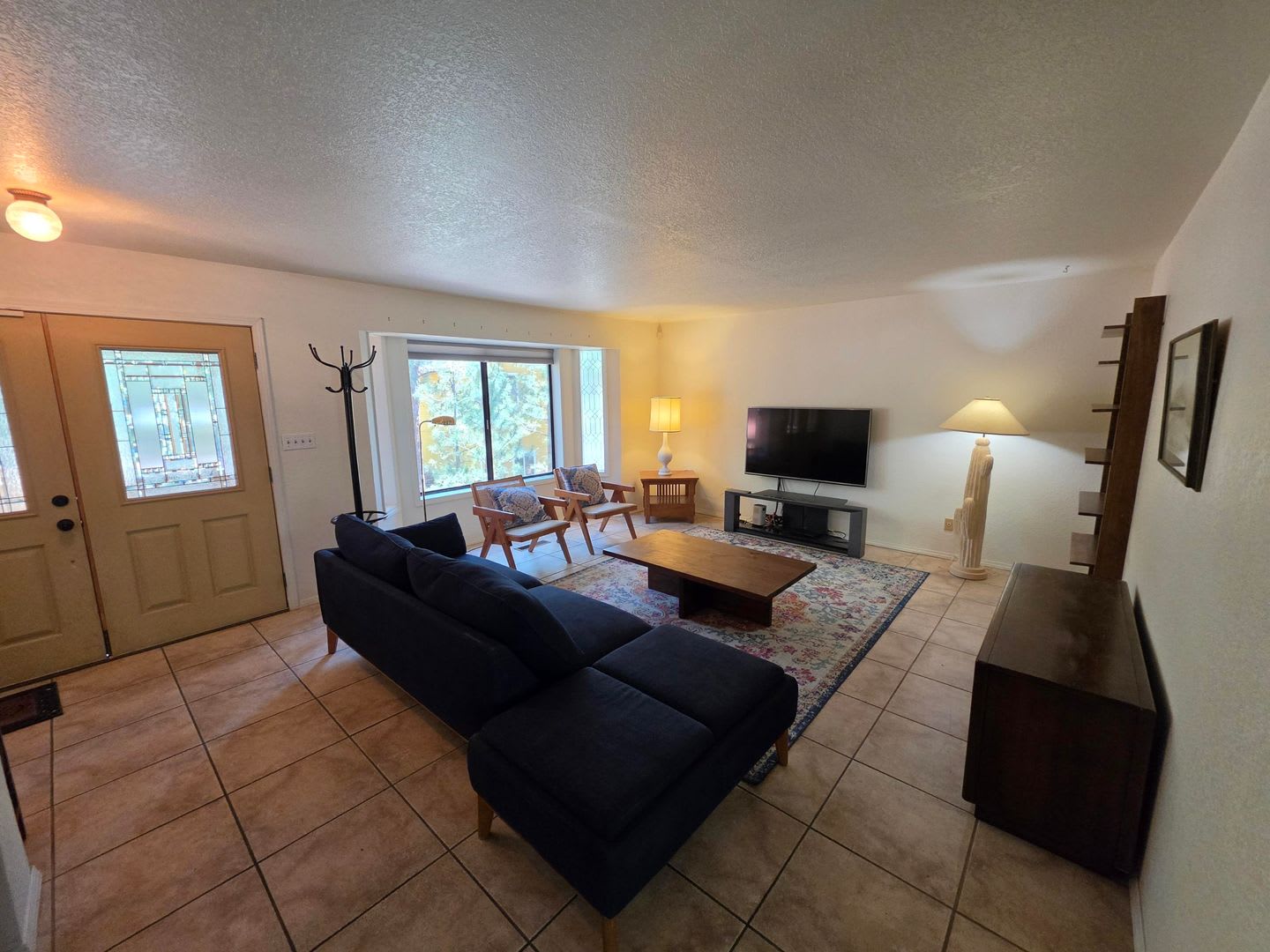 500 Move In Special Single Level 4Br Home Partially Furnished In University Heights – photo 4
