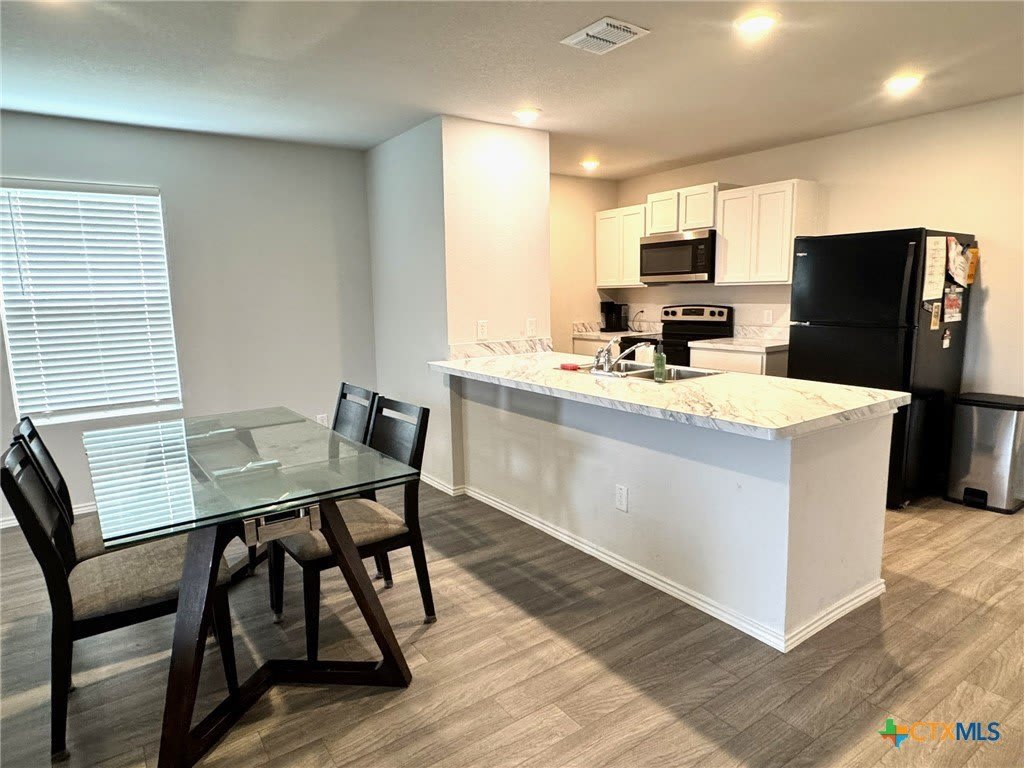 404 Jean Street – photo 4
