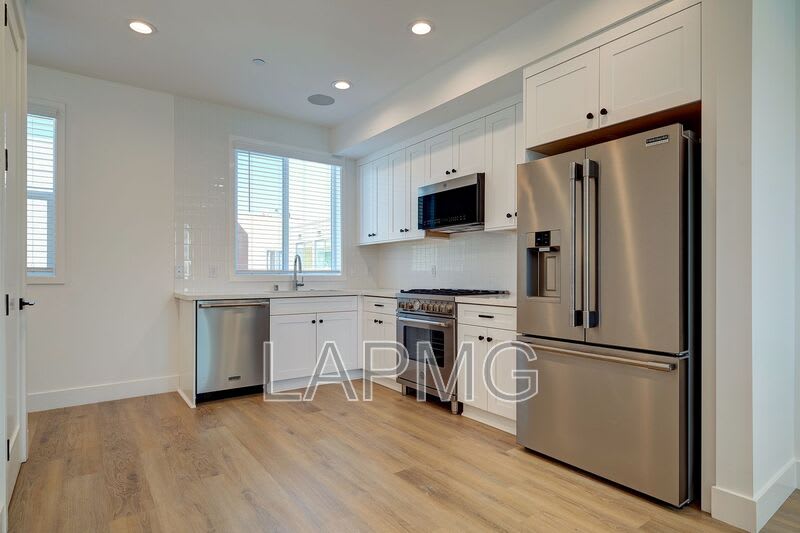 4507 Saturn St – photo 4