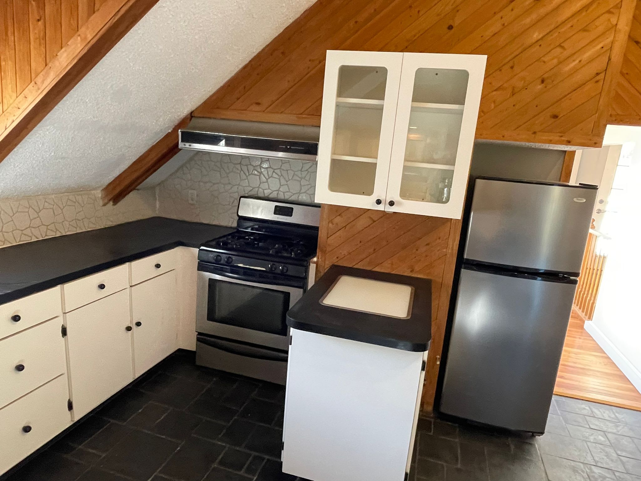 81 Kirtland Street – photo 2