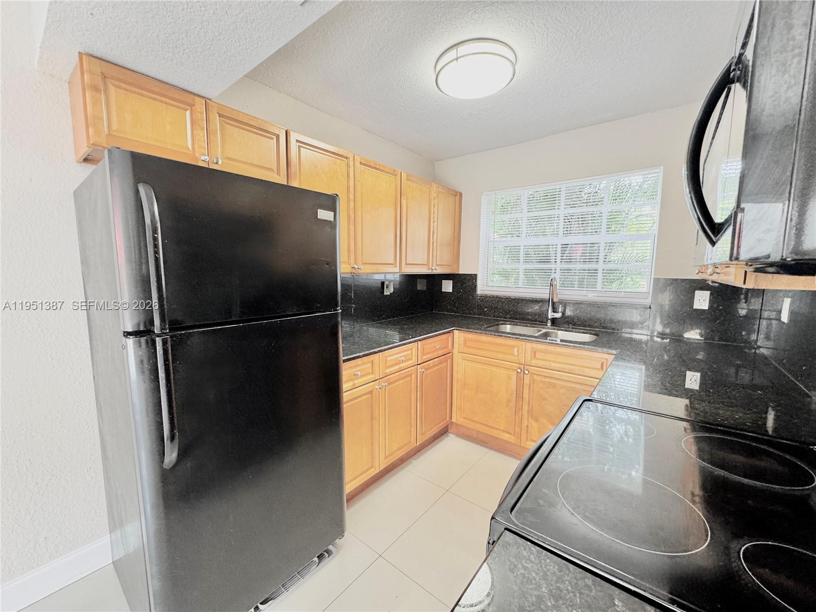 3840 Southwest 52nd Avenue – photo 2