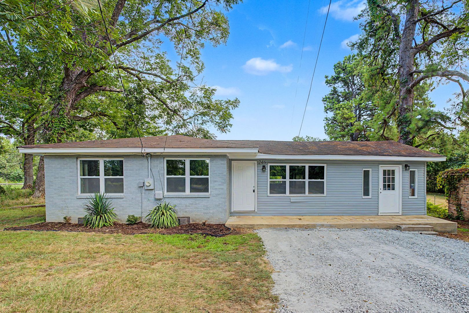 Renovated 4 Bedroom 2 Bath Home for Rent!! – photo 2